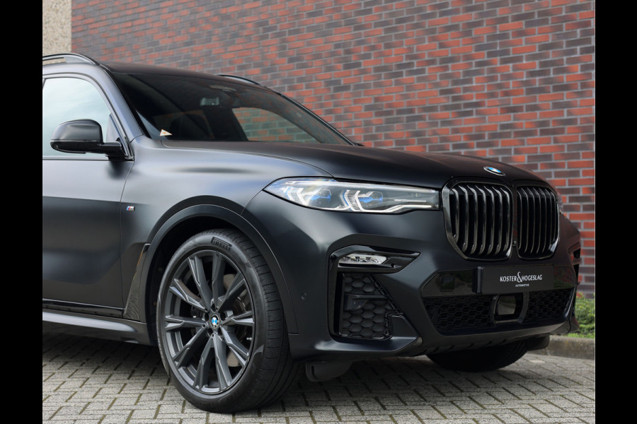 BMW X7 40i xDrive | HUD - Sky Lounge