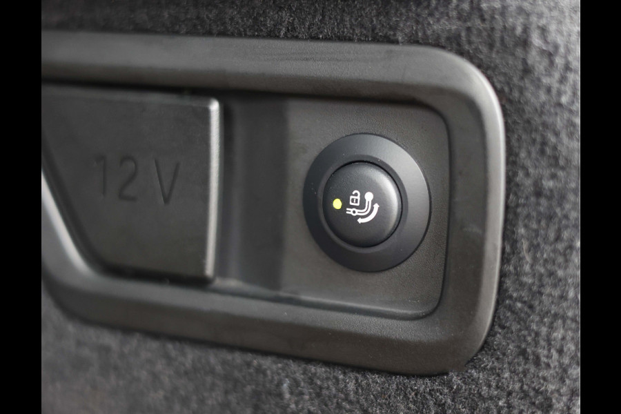 BMW X7 40i xDrive | HUD - Sky Lounge