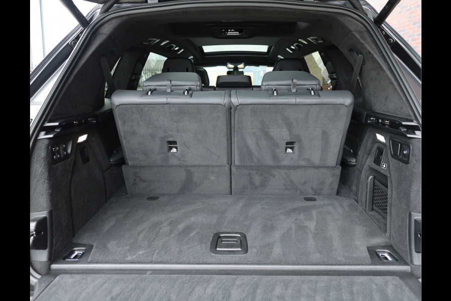 BMW X7 40i xDrive | HUD - Sky Lounge