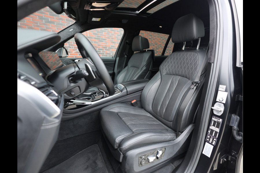 BMW X7 40i xDrive | HUD - Sky Lounge