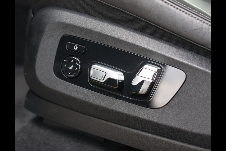 BMW X7 40i xDrive | HUD - Sky Lounge