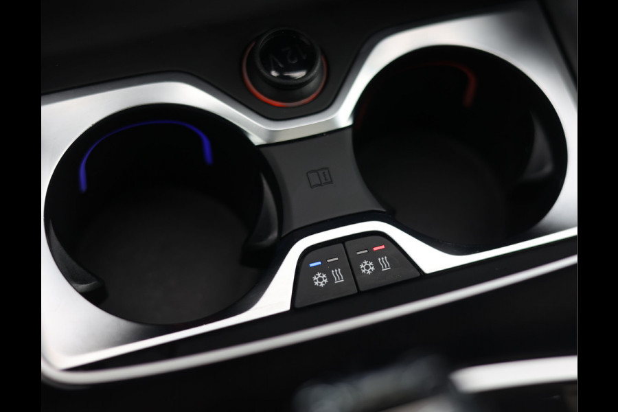 BMW X7 40i xDrive | HUD - Sky Lounge