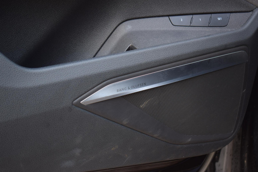 Audi e-tron 50 quattro S edition 71 kWh | Trekhaak | HUD | B&O | 360 Cam | Half Leer