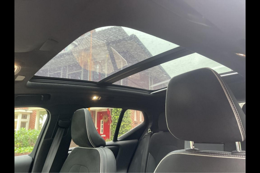 Volvo XC40 1.5 T4 Plug-in hybrid Ultimate Bright NL-AUTO | PANODAK | TREKHAAK | HARMAN KARDON