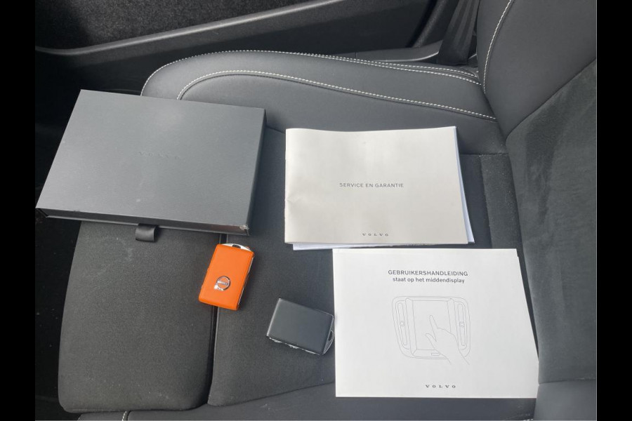 Volvo XC40 1.5 T4 Plug-in hybrid Ultimate Bright NL-AUTO | PANODAK | TREKHAAK | HARMAN KARDON