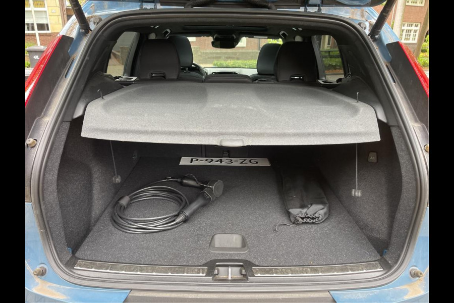 Volvo XC40 1.5 T4 Plug-in hybrid Ultimate Bright NL-AUTO | PANODAK | TREKHAAK | HARMAN KARDON