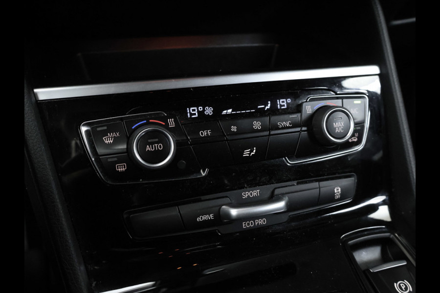 BMW 2 Serie Active Tourer 225xe iPerformance Sport (NAVI,PDC,CLIMATE,CRUISE,LED,ELEKTRISCH PAKKET,SPORTSTOELEN,LM VELGEN)