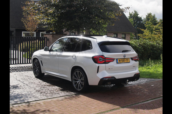 BMW X3 xDrive30e Business Edition Plus | M-Pakket | Panoramadak | Trekhaak | Head-Up Display | 360 Camera | Sfeerverlichting | LED-Laser |