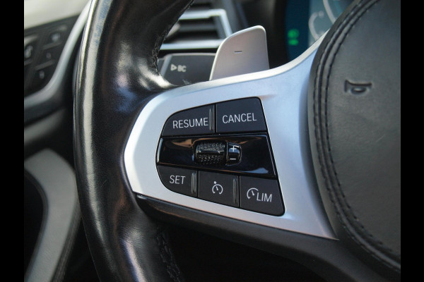 BMW X3 xDrive30e Business Edition Plus | M-Pakket | Panoramadak | Trekhaak | Head-Up Display | 360 Camera | Sfeerverlichting | LED-Laser |