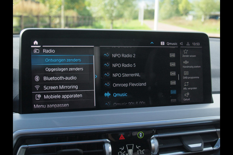 BMW X3 xDrive30e Business Edition Plus | M-Pakket | Panoramadak | Trekhaak | Head-Up Display | 360 Camera | Sfeerverlichting | LED-Laser |