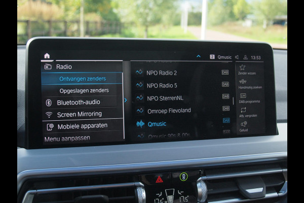 BMW X3 xDrive30e Business Edition Plus | M-Pakket | Panoramadak | Trekhaak | Head-Up Display | 360 Camera | Sfeerverlichting | LED-Laser |