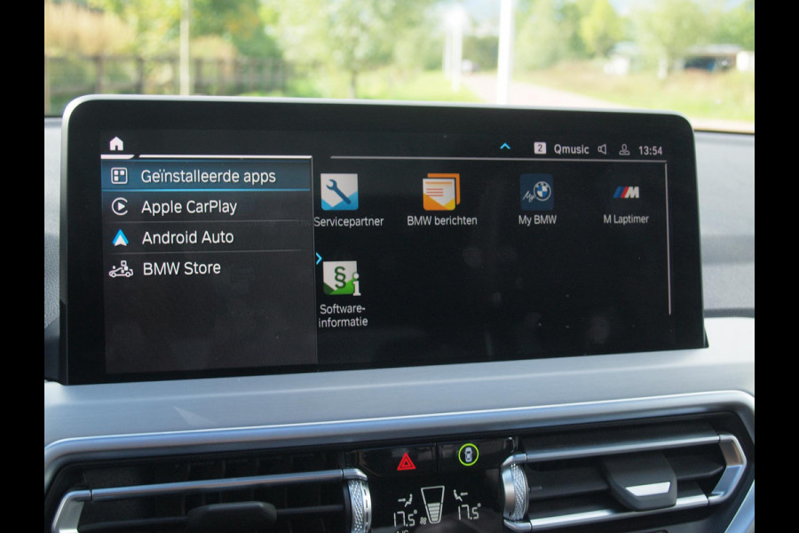 BMW X3 xDrive30e Business Edition Plus | M-Pakket | Panoramadak | Trekhaak | Head-Up Display | 360 Camera | Sfeerverlichting | LED-Laser |