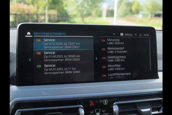 BMW X3 xDrive30e Business Edition Plus | M-Pakket | Panoramadak | Trekhaak | Head-Up Display | 360 Camera | Sfeerverlichting | LED-Laser |