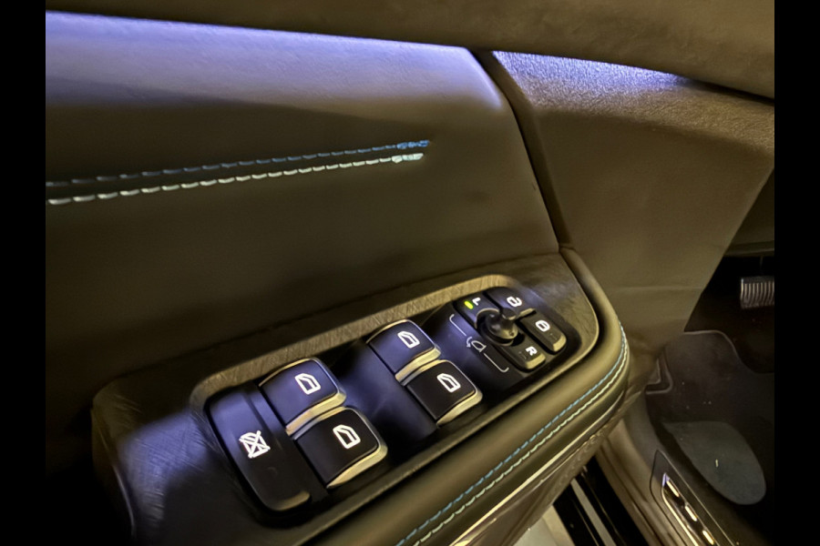 Lynk & Co 01 1.5| Pano|Stoelverwarming|Keyless|black Edtion|sfeer|camera|memory