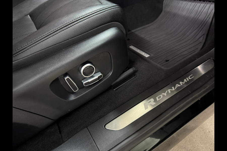 Land Rover Range Rover Evoque 2.0 D165 AWD R-Dynamic HSE | Black Edition | PANO | Leder | Meridian | Winter Pakket | 20inch | ACC