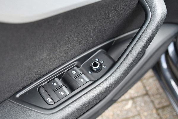 Audi A4 Avant 2.0 TFSI MHEV Design Pro Line Plus, Trekhaak, Virtual, Stoelverw, Cruise!