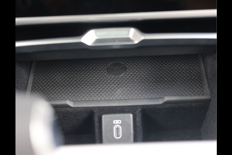 Land Rover Range Rover P550e Autobiography | SVO Bespoke Interior - Meridian Signature