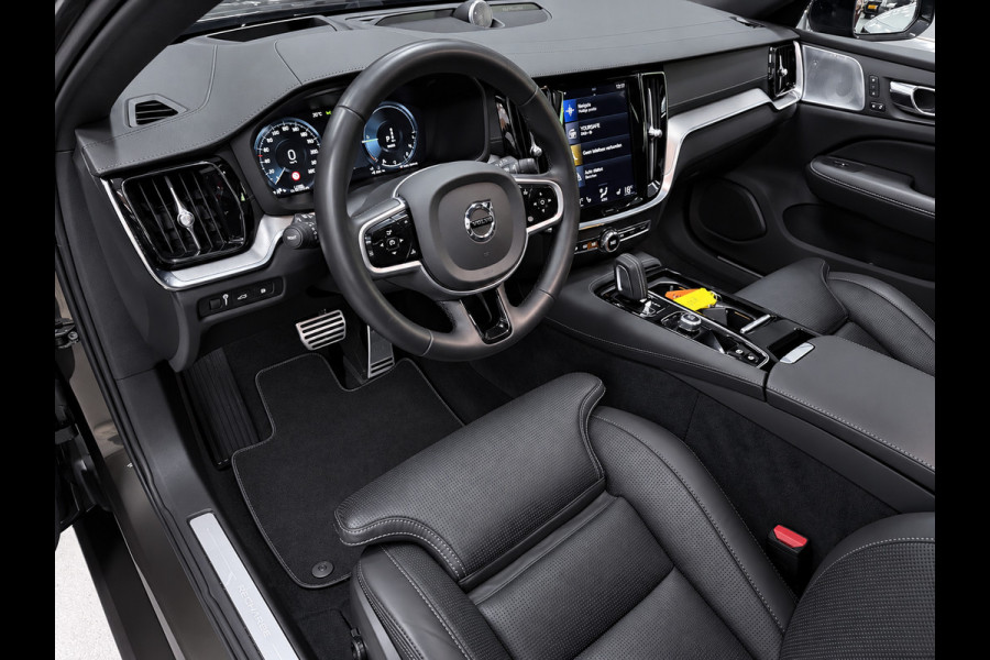 Volvo V60 2.0 T8 Recharge AWD R-Design PANO/MASSAGE+M-LEDER/B&W/360CAM/NAVI/H-UP///