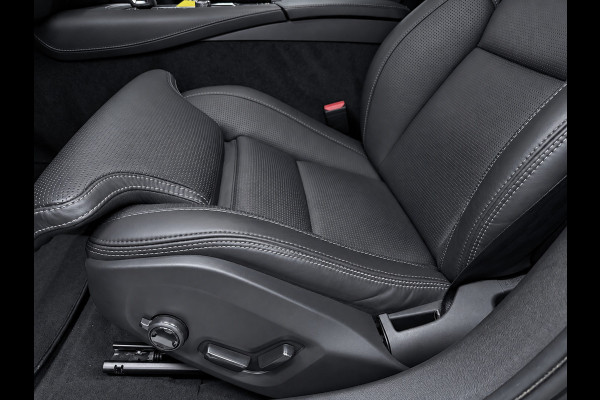 Volvo V60 2.0 T8 Recharge AWD R-Design PANO/MASSAGE+M-LEDER/B&W/360CAM/NAVI/H-UP///