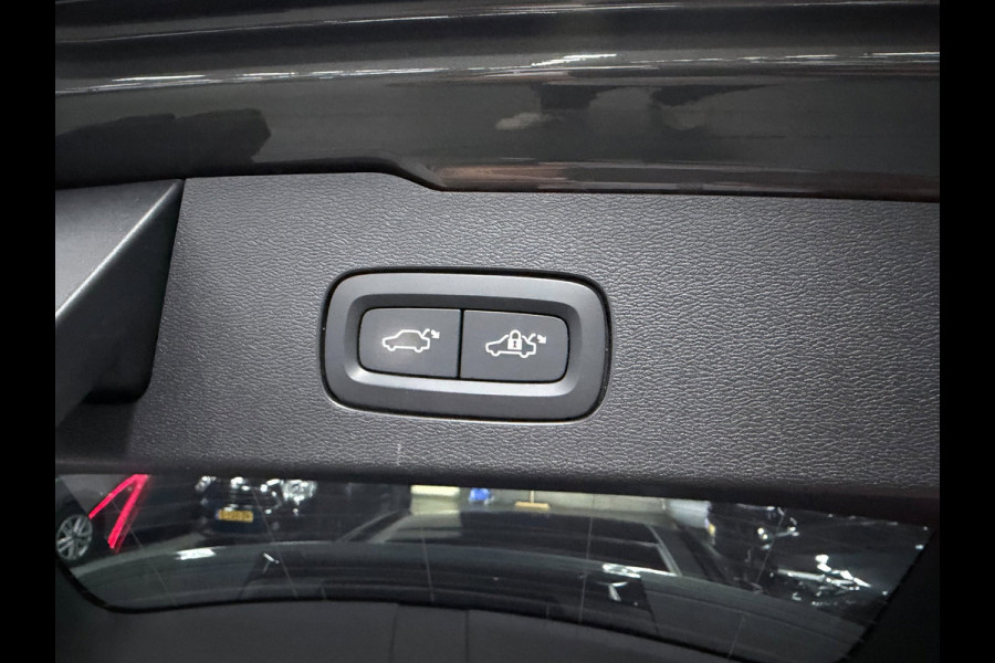 Volvo V60 2.0 T8 Recharge AWD R-Design PANO/MASSAGE+M-LEDER/B&W/360CAM/NAVI/H-UP///