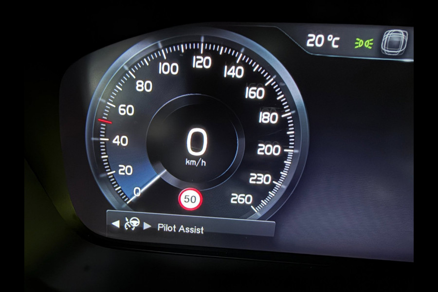 Volvo V60 2.0 T8 Recharge AWD R-Design PANO/MASSAGE+M-LEDER/B&W/360CAM/NAVI/H-UP///