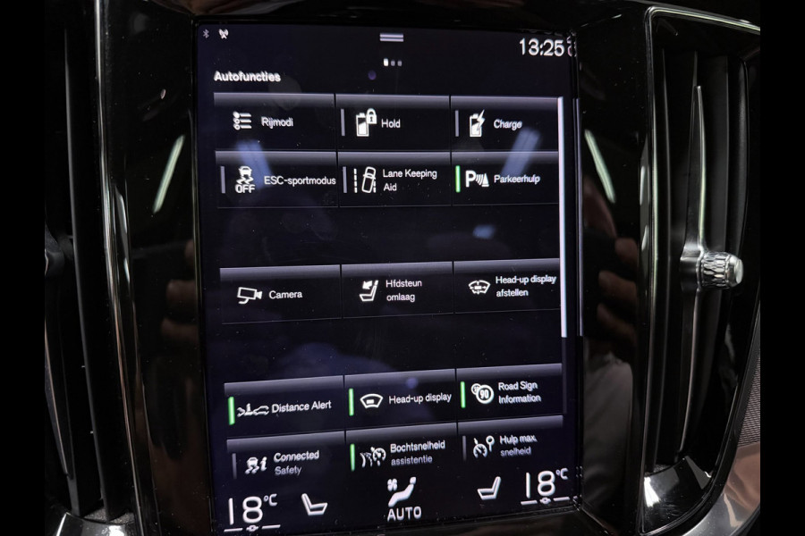 Volvo V60 2.0 T8 Recharge AWD R-Design PANO/MASSAGE+M-LEDER/B&W/360CAM/NAVI/H-UP///