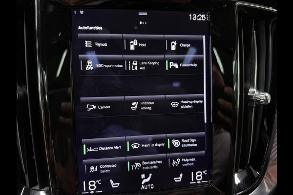 Volvo V60 2.0 T8 Recharge AWD R-Design PANO/MASSAGE+M-LEDER/B&W/360CAM/NAVI/H-UP///