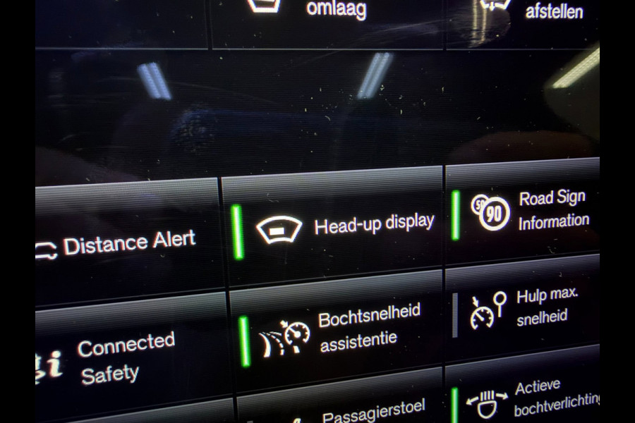 Volvo V60 2.0 T8 Recharge AWD R-Design PANO/MASSAGE+M-LEDER/B&W/360CAM/NAVI/H-UP///