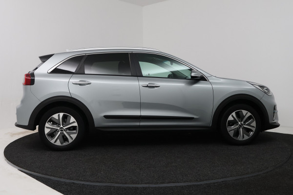 Kia e-Niro ExecutiveLine 64 kWh (CAMERA, STOELVERWARMING/VERKOELING, STUURVERWARMING)