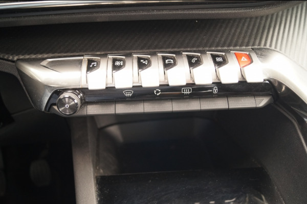 Peugeot 3008 1.2 PureTech 130pk Active Pack Business -NAVI-ECC-PDC-