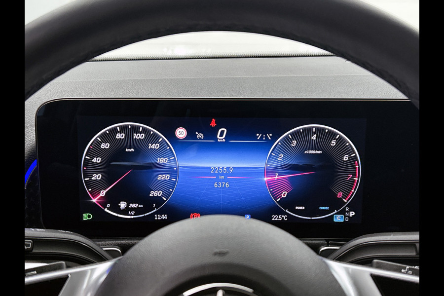 Mercedes-Benz Glb 200 Star Edition LIMITED Panoramadak l Keyless l Trekhaak l Navigatie l Stoelverwarming l Sfeerverlichting l Leder l Achteruitrijcamera Inclusief 24 maanden MB Certified garantie voor Europa.