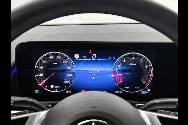 Mercedes-Benz Glb 200 Star Edition LIMITED Panoramadak l Keyless l Trekhaak l Navigatie l Stoelverwarming l Sfeerverlichting l Leder l Achteruitrijcamera Inclusief 24 maanden MB Certified garantie voor Europa.