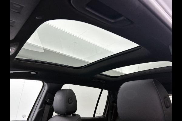 Mercedes-Benz Glb 200 Star Edition LIMITED Panoramadak l Keyless l Trekhaak l Navigatie l Stoelverwarming l Sfeerverlichting l Leder l Achteruitrijcamera Inclusief 24 maanden MB Certified garantie voor Europa.