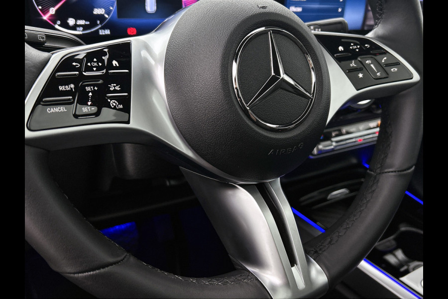 Mercedes-Benz Glb 200 Star Edition LIMITED Panoramadak l Keyless l Trekhaak l Navigatie l Stoelverwarming l Sfeerverlichting l Leder l Achteruitrijcamera Inclusief 24 maanden MB Certified garantie voor Europa.