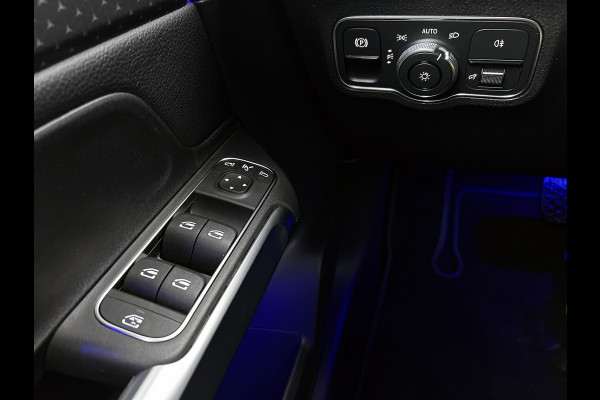 Mercedes-Benz Glb 200 Star Edition LIMITED Panoramadak l Keyless l Trekhaak l Navigatie l Stoelverwarming l Sfeerverlichting l Leder l Achteruitrijcamera Inclusief 24 maanden MB Certified garantie voor Europa.