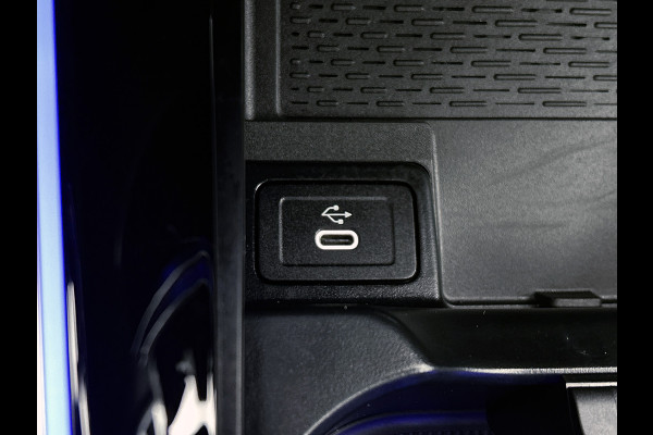 Mercedes-Benz Glb 200 Star Edition LIMITED Panoramadak l Keyless l Trekhaak l Navigatie l Stoelverwarming l Sfeerverlichting l Leder l Achteruitrijcamera Inclusief 24 maanden MB Certified garantie voor Europa.
