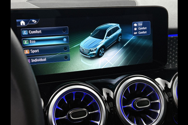 Mercedes-Benz Glb 200 Star Edition LIMITED Panoramadak l Keyless l Trekhaak l Navigatie l Stoelverwarming l Sfeerverlichting l Leder l Achteruitrijcamera Inclusief 24 maanden MB Certified garantie voor Europa.