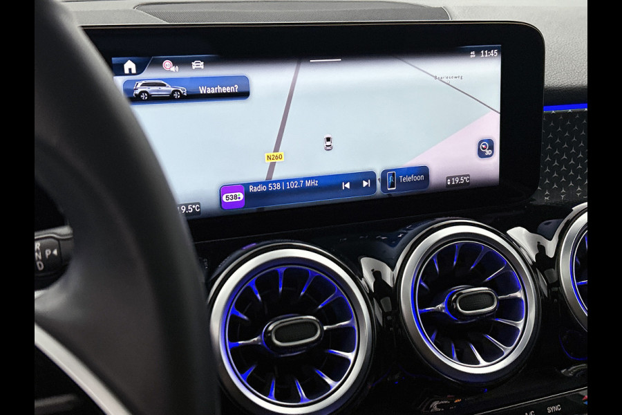 Mercedes-Benz Glb 200 Star Edition LIMITED Panoramadak l Keyless l Trekhaak l Navigatie l Stoelverwarming l Sfeerverlichting l Leder l Achteruitrijcamera Inclusief 24 maanden MB Certified garantie voor Europa.