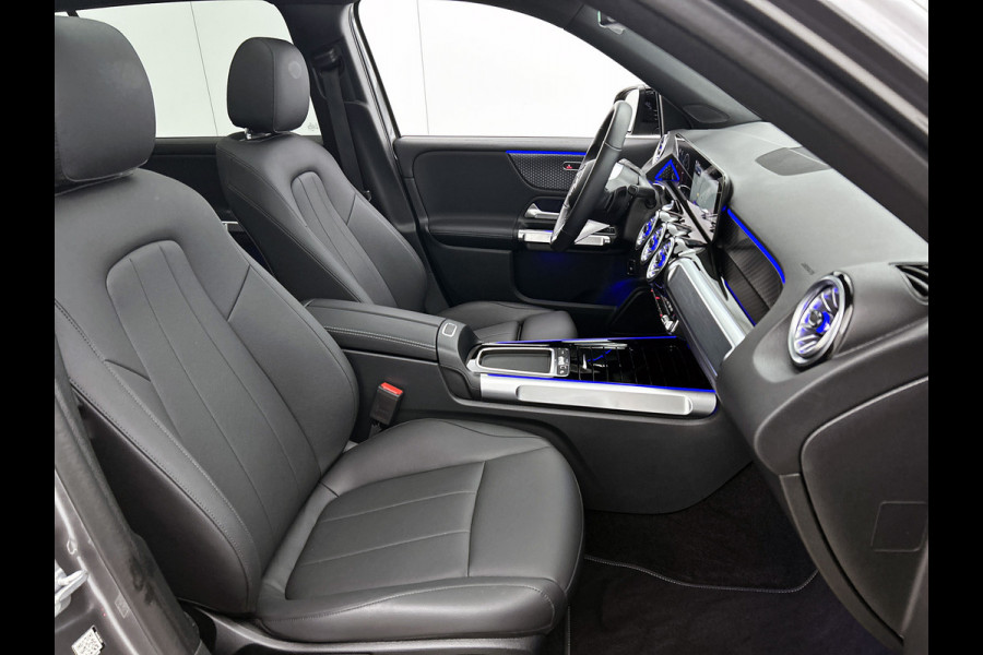Mercedes-Benz Glb 200 Star Edition LIMITED Panoramadak l Keyless l Trekhaak l Navigatie l Stoelverwarming l Sfeerverlichting l Leder l Achteruitrijcamera Inclusief 24 maanden MB Certified garantie voor Europa.