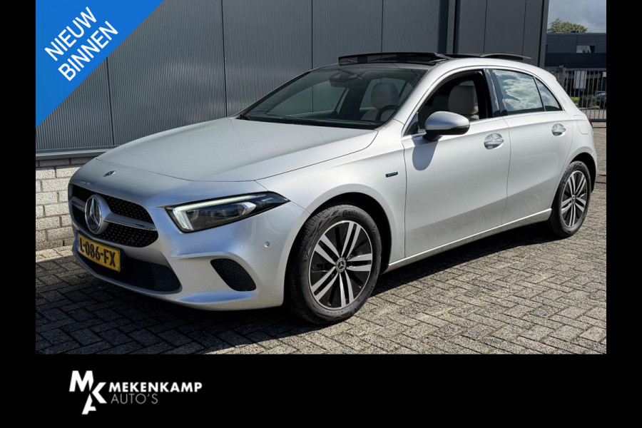 Mercedes-Benz A-Klasse 250 e Business Solution Luxury Limited 17"/Panoramadak/Leder + memory/Stoelverwarming/Camera/Dodehoek/Keyless/Matrix LED