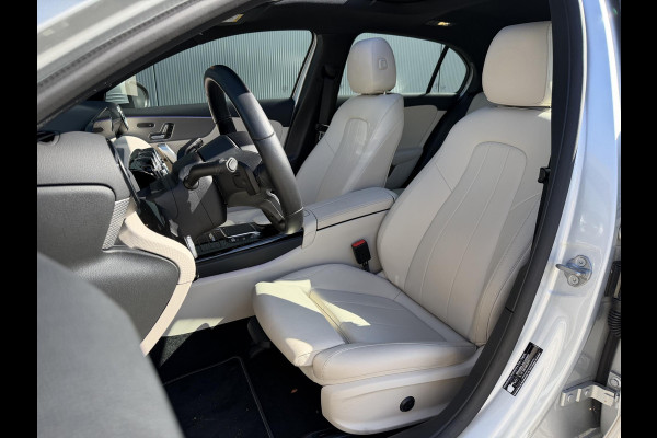 Mercedes-Benz A-Klasse 250 e Business Solution Luxury Limited 17"/Panoramadak/Leder + memory/Stoelverwarming/Camera/Dodehoek/Keyless/Matrix LED