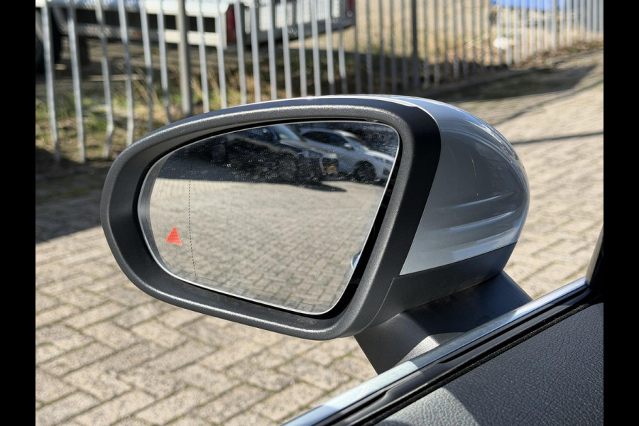 Mercedes-Benz A-Klasse 250 e Business Solution Luxury Limited 17"/Panoramadak/Leder + memory/Stoelverwarming/Camera/Dodehoek/Keyless/Matrix LED