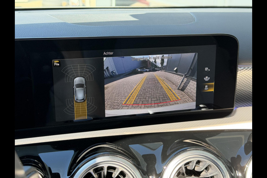 Mercedes-Benz A-Klasse 250 e Business Solution Luxury Limited 17"/Panoramadak/Leder + memory/Stoelverwarming/Camera/Dodehoek/Keyless/Matrix LED