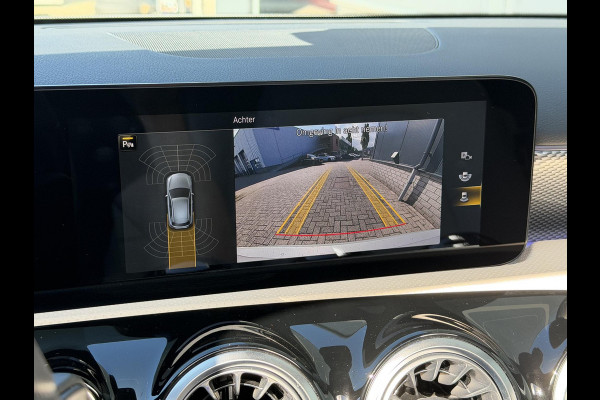 Mercedes-Benz A-Klasse 250 e Business Solution Luxury Limited 17"/Panoramadak/Leder + memory/Stoelverwarming/Camera/Dodehoek/Keyless/Matrix LED