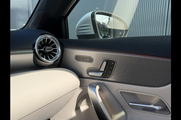 Mercedes-Benz A-Klasse 250 e Business Solution Luxury Limited 17"/Panoramadak/Leder + memory/Stoelverwarming/Camera/Dodehoek/Keyless/Matrix LED