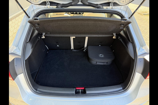 Mercedes-Benz A-Klasse 250 e Business Solution Luxury Limited 17"/Panoramadak/Leder + memory/Stoelverwarming/Camera/Dodehoek/Keyless/Matrix LED