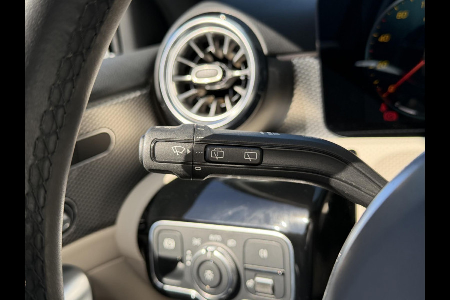 Mercedes-Benz A-Klasse 250 e Business Solution Luxury Limited 17"/Panoramadak/Leder + memory/Stoelverwarming/Camera/Dodehoek/Keyless/Matrix LED