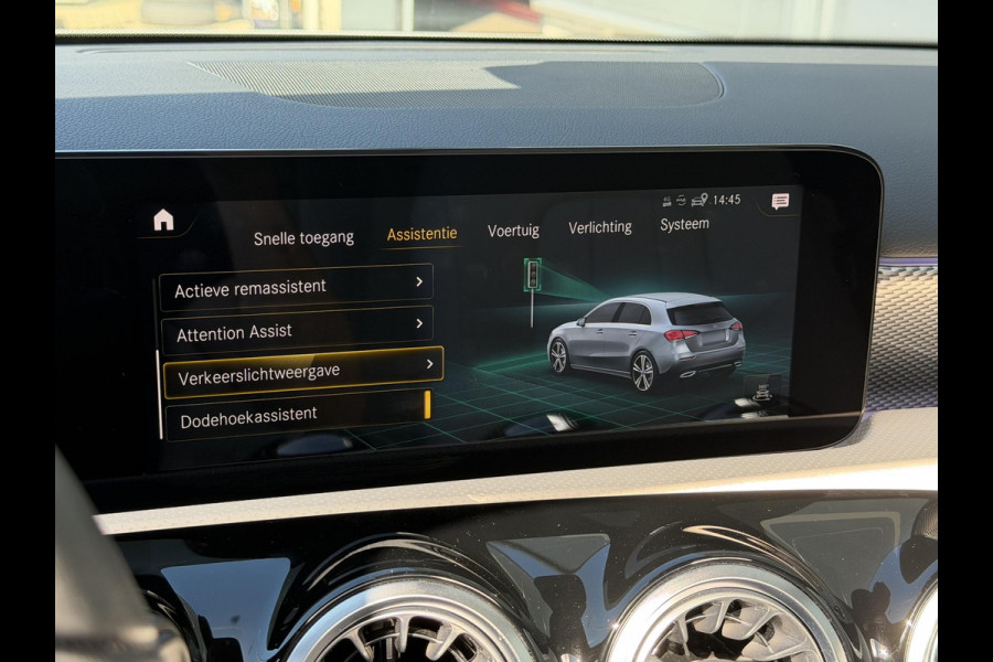 Mercedes-Benz A-Klasse 250 e Business Solution Luxury Limited 17"/Panoramadak/Leder + memory/Stoelverwarming/Camera/Dodehoek/Keyless/Matrix LED