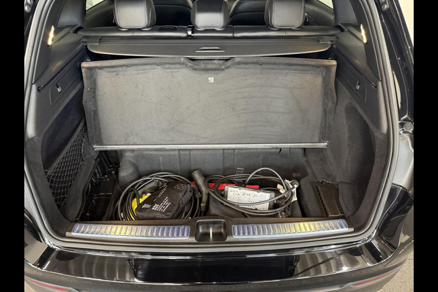 Mercedes-Benz GLC 300e 4MATIC Automaat PHEV AMG Line Navigatie Cruise Control Parkeersensoren Stoelverwarming Panorama dak Matrix LED-koplampen Virtual Cockpit Surround-systeem Burmester Inductielader