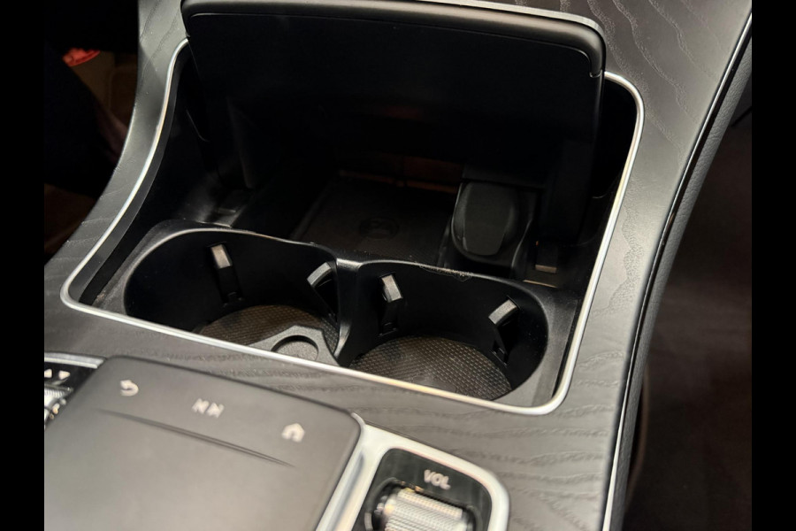 Mercedes-Benz GLC 300e 4MATIC Automaat PHEV AMG Line Navigatie Cruise Control Parkeersensoren Stoelverwarming Panorama dak Matrix LED-koplampen Virtual Cockpit Surround-systeem Burmester Inductielader